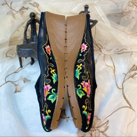 Slip On Sandal w/ floral Asian style embroidery. MM/CN/KR Sz 250 US/CA 7.5-8.5? - Picture 9 of 11